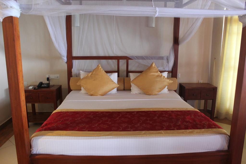Warahena Beach Hotel Bentota Eksteriør bilde