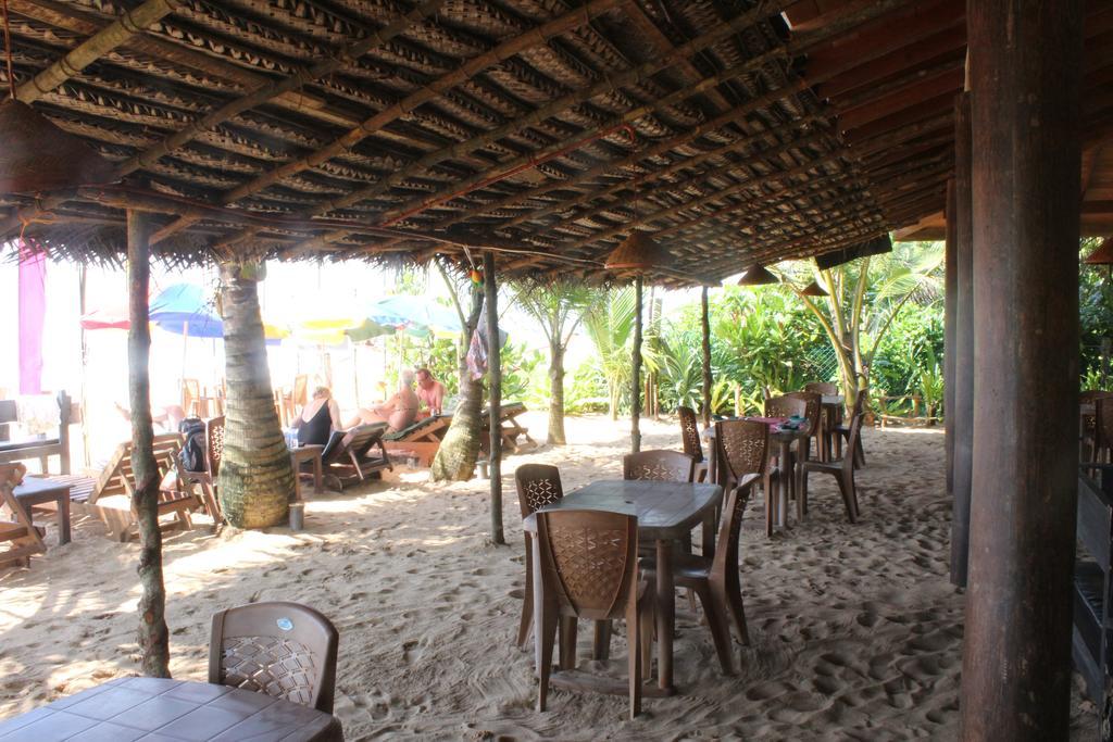Warahena Beach Hotel Bentota Eksteriør bilde