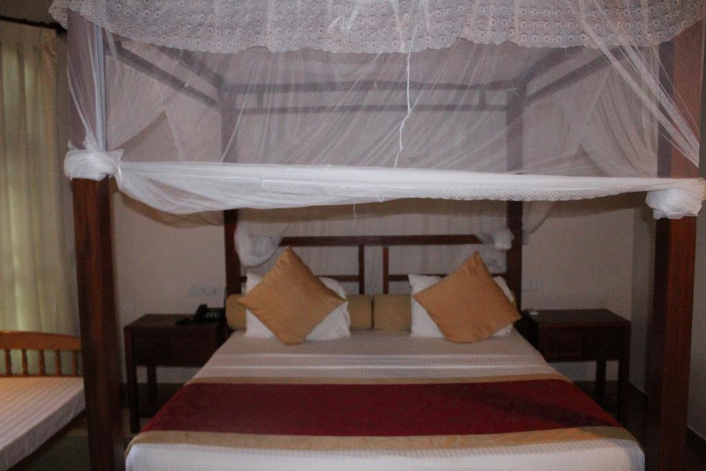 Warahena Beach Hotel Bentota Eksteriør bilde