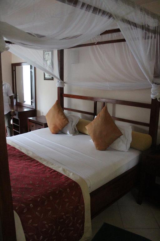 Warahena Beach Hotel Bentota Eksteriør bilde