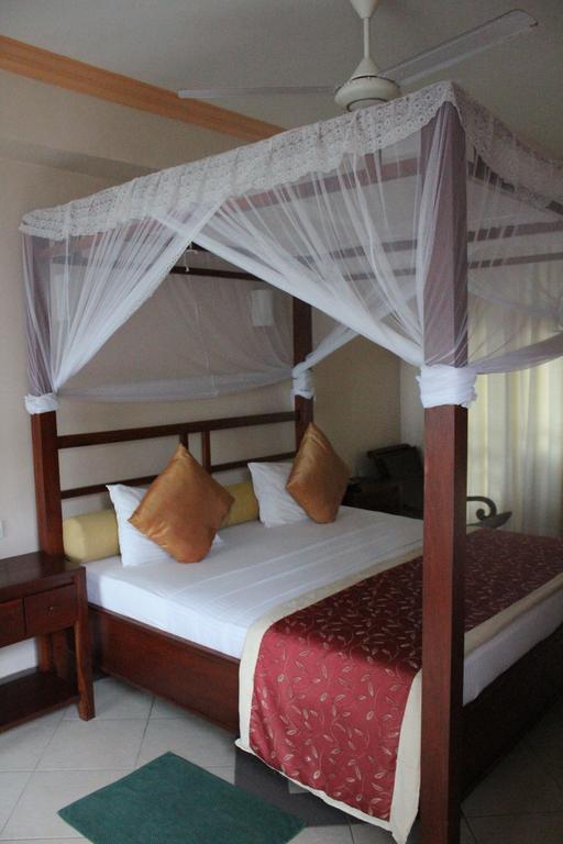 Warahena Beach Hotel Bentota Eksteriør bilde
